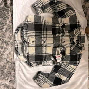 Super soft flannel shirt, almost famous extra large FA BAS2 black and ivory NWT